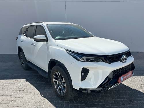 Toyota Fortuner VI 2.4GD-6 Raised Body Auto