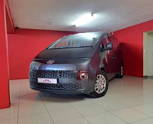 Hyundai Staria 2.2D Executive (9 Seater)